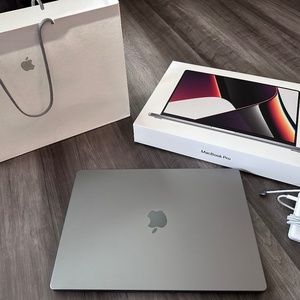 MacBook Pro (16-inch, 2021) M1 512GB hard drive 16GB RAM Space Gray